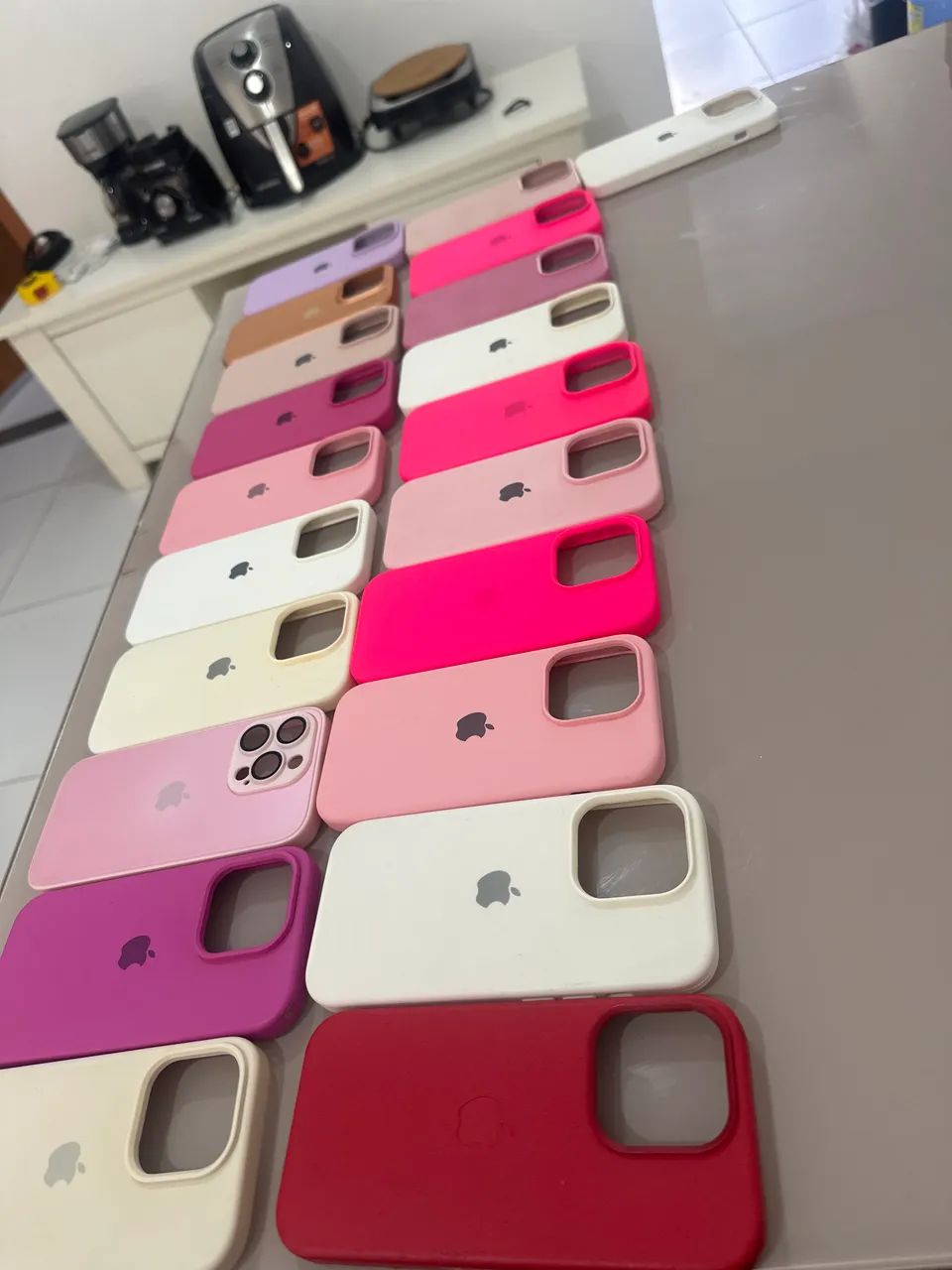 22 capas iPhone 14 Pro  - Foto 2