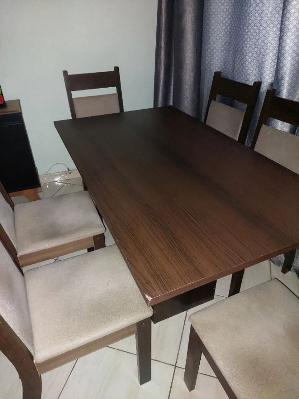 Mesa de jantar com 6 cadeiras