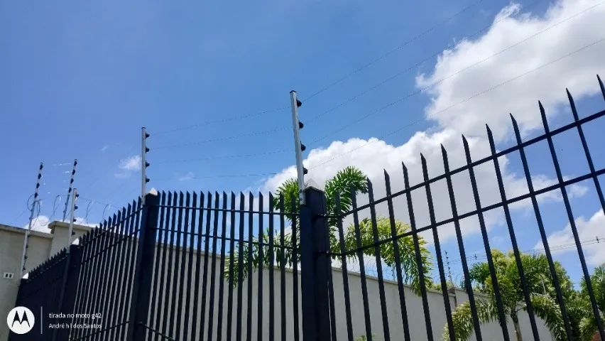 cercas concertina e cerca elétricas de segurança residencial - Foto 2