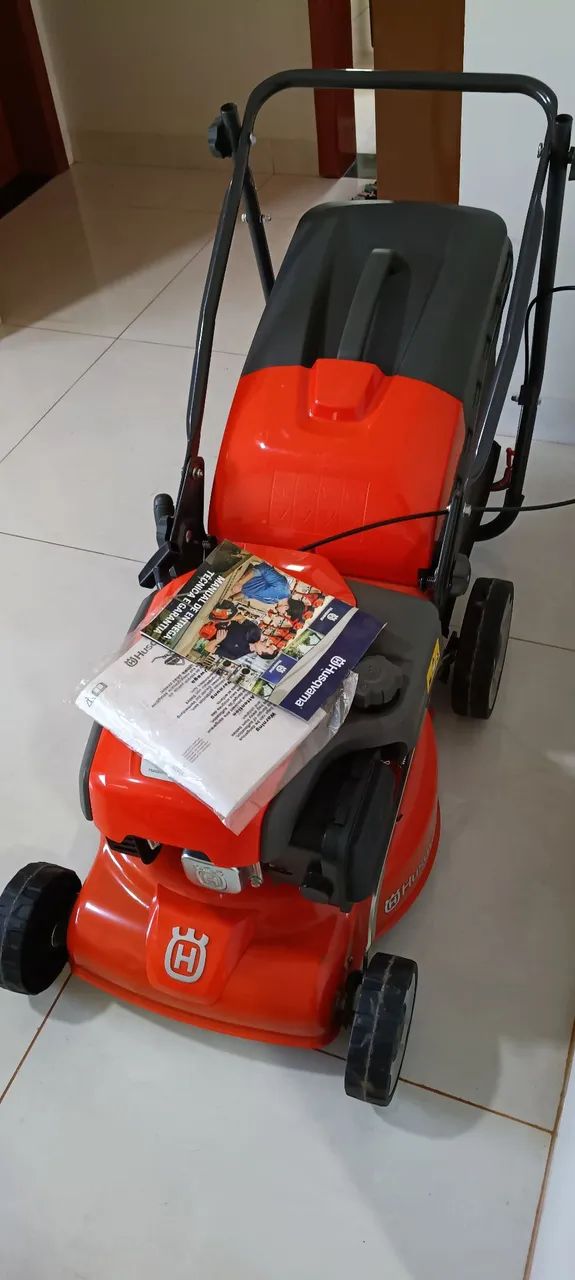 Cortador de grama à gasolina Husqvarna LC140 - Foto 2