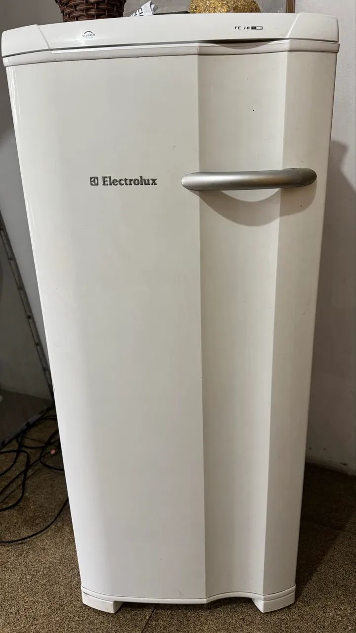 Vendo freezer eletrolux funcionando 
