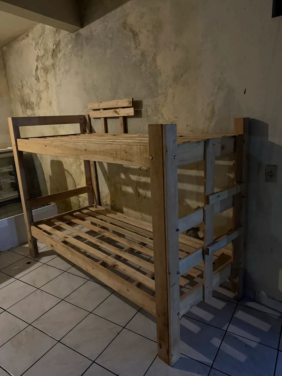 Single bunk bed465549880093593602