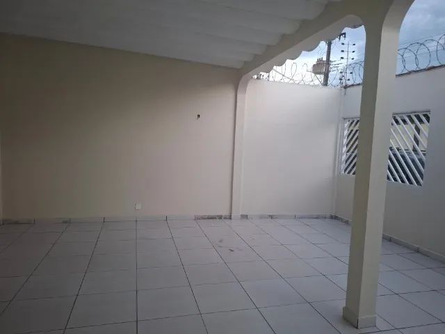 ALUGO CASA NO TUCUMÃ COM 4 QUARTOS 