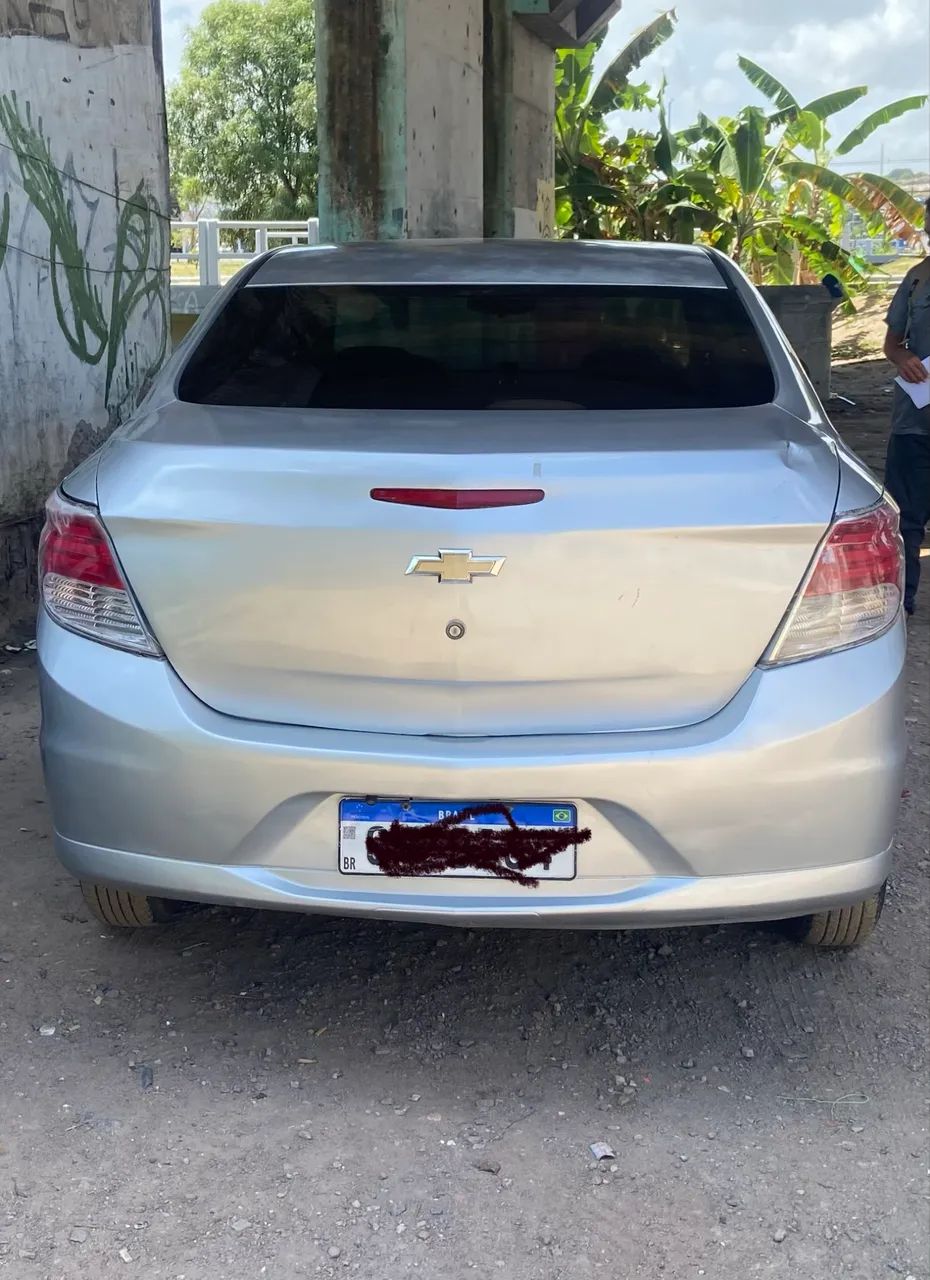 Alugo carro prisma sedan com Gás G5 , 750$ semana . - Foto 4