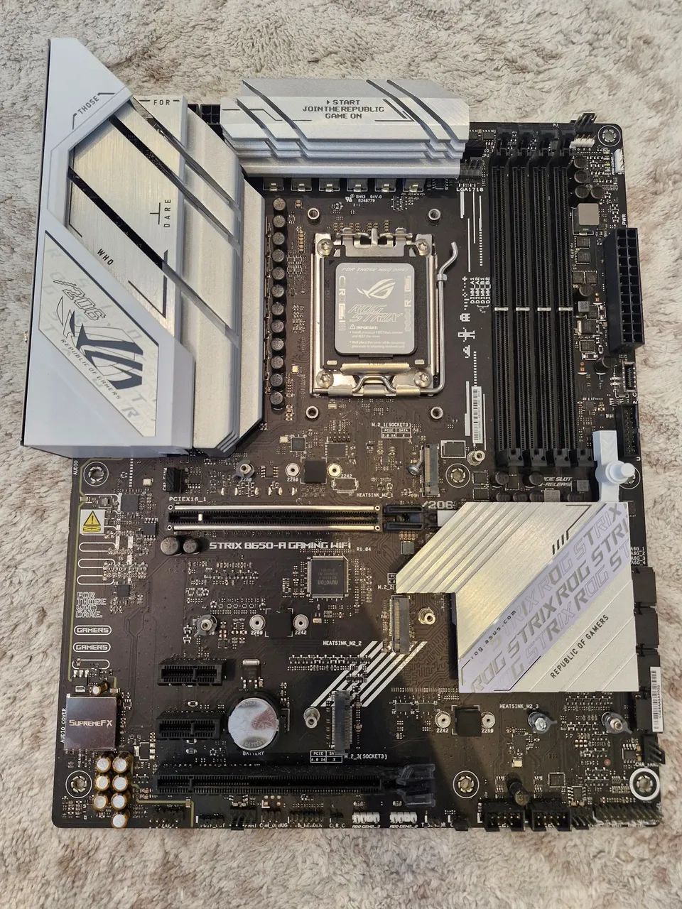 Placa Mãe Rog Strix B650-A Gaming Wifi recondicionada - Foto 4