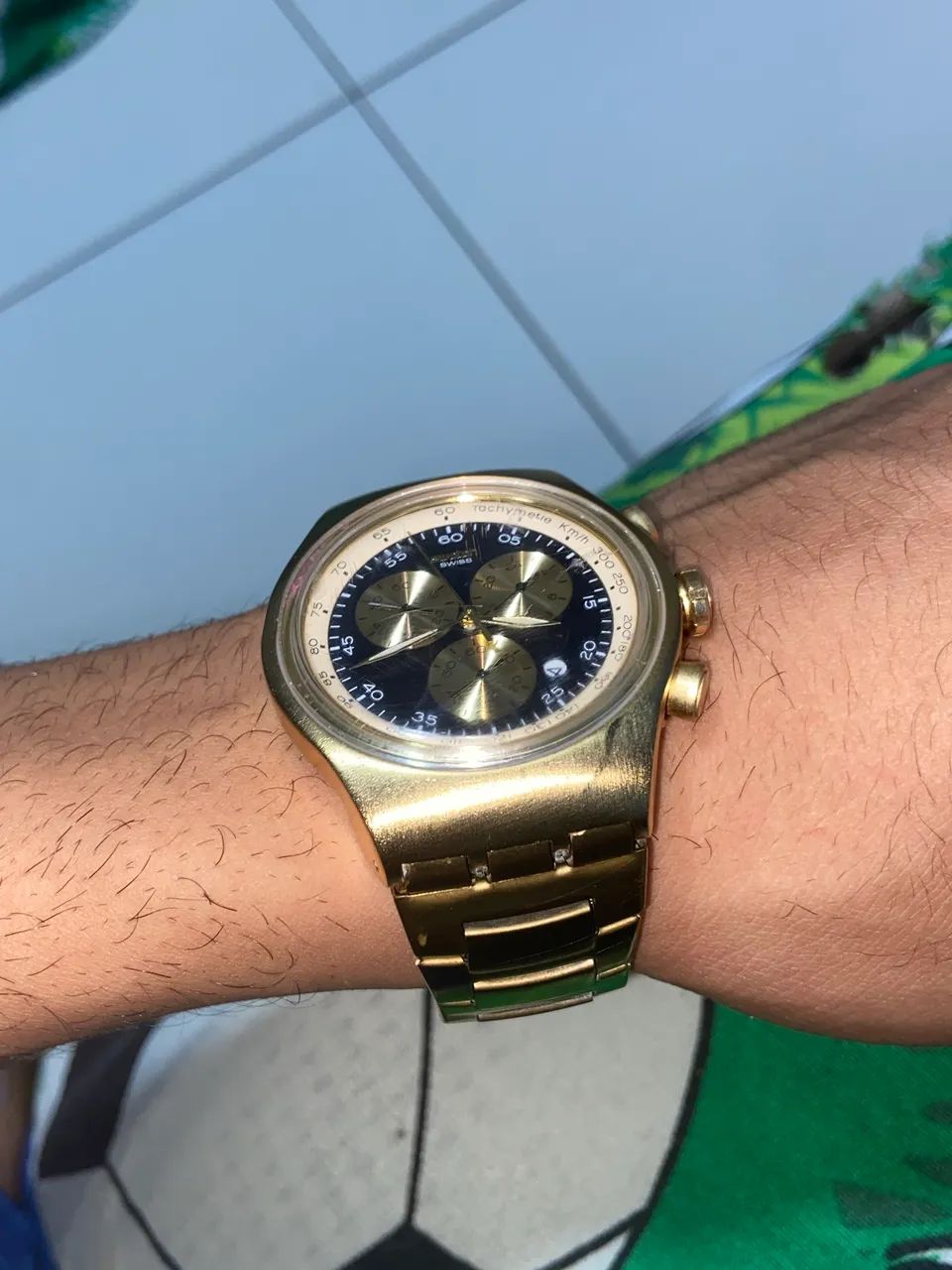 Relógio swatch cara preta  - Foto 3