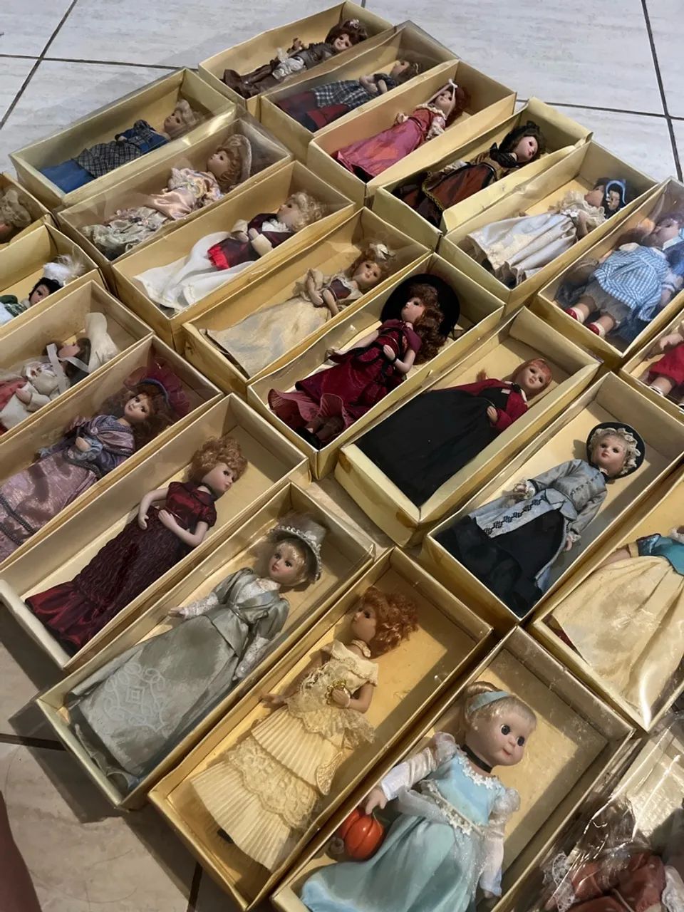 Boneca Dama de Época - Cinderela - Foto 4