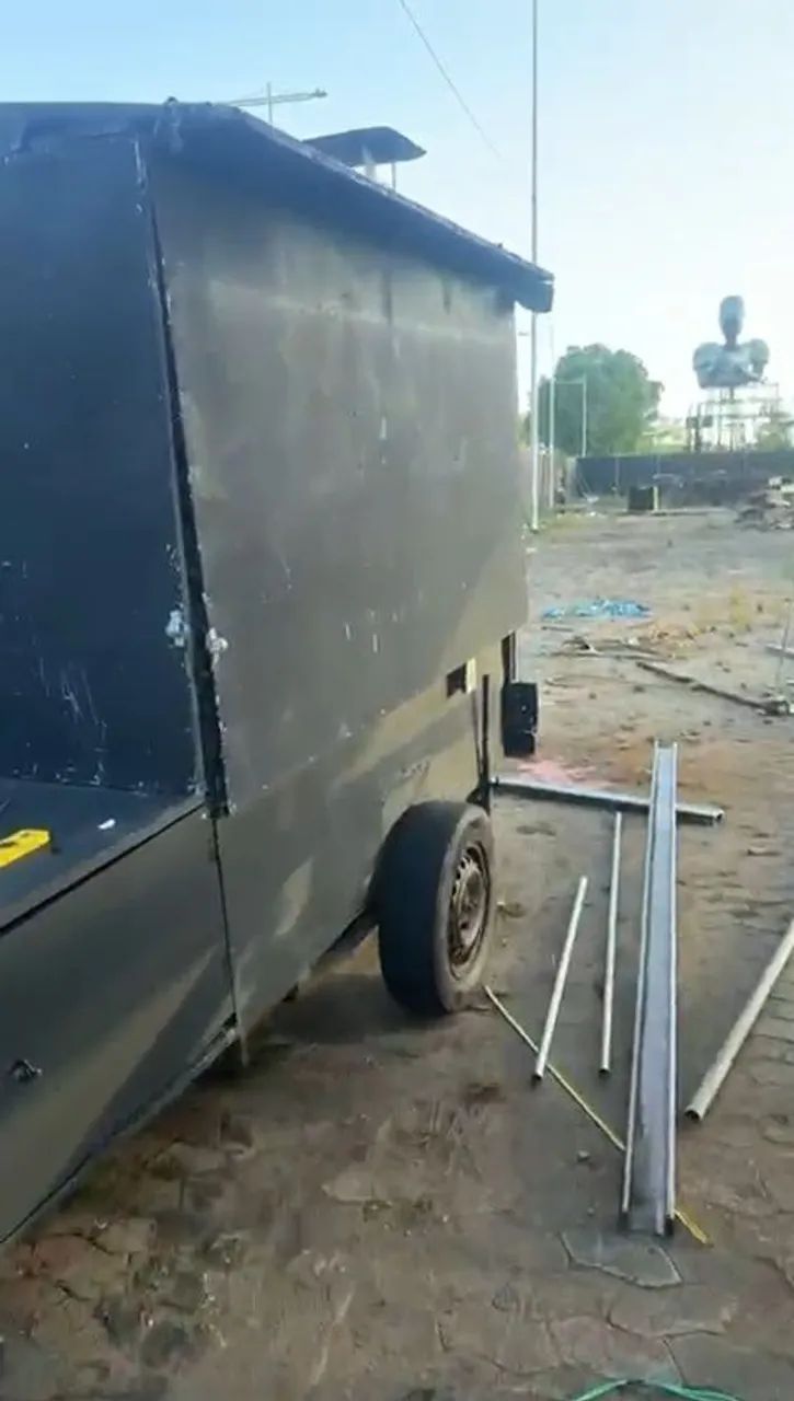 Vendo reboque Espetinho 