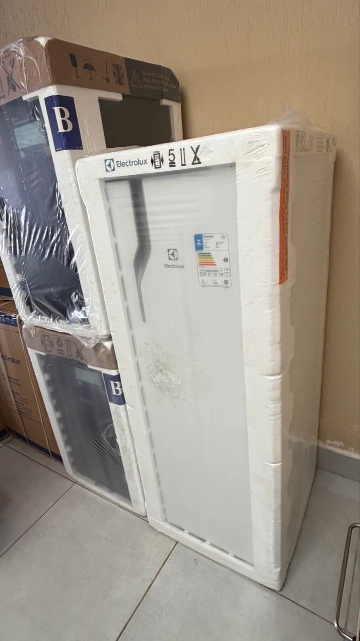 GELADEIRA ELETROLUX 240 LITROS DEGELO AUTOMÁTICO 