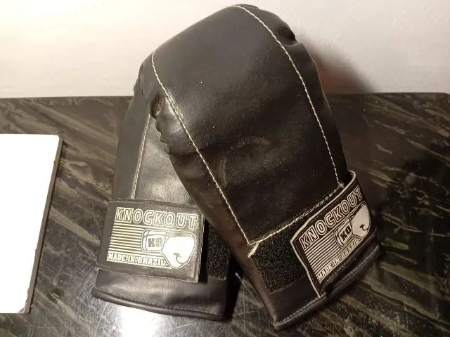  Luvas de luta Knockout preta 