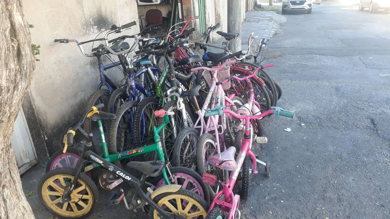 Fundo  de   oficina  de   bicicletas  - Foto 2