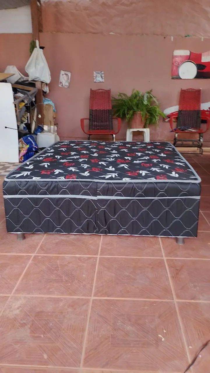 Vendo essa cama  box casal.nova