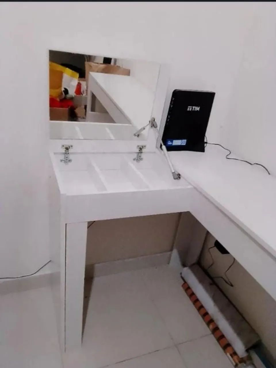 Escrivaninha com Penteadeira e espelho  - Foto 2