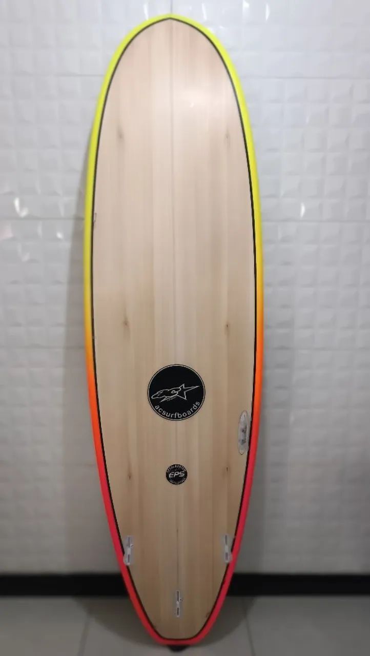 Prancha de surf + capa sarcófago 