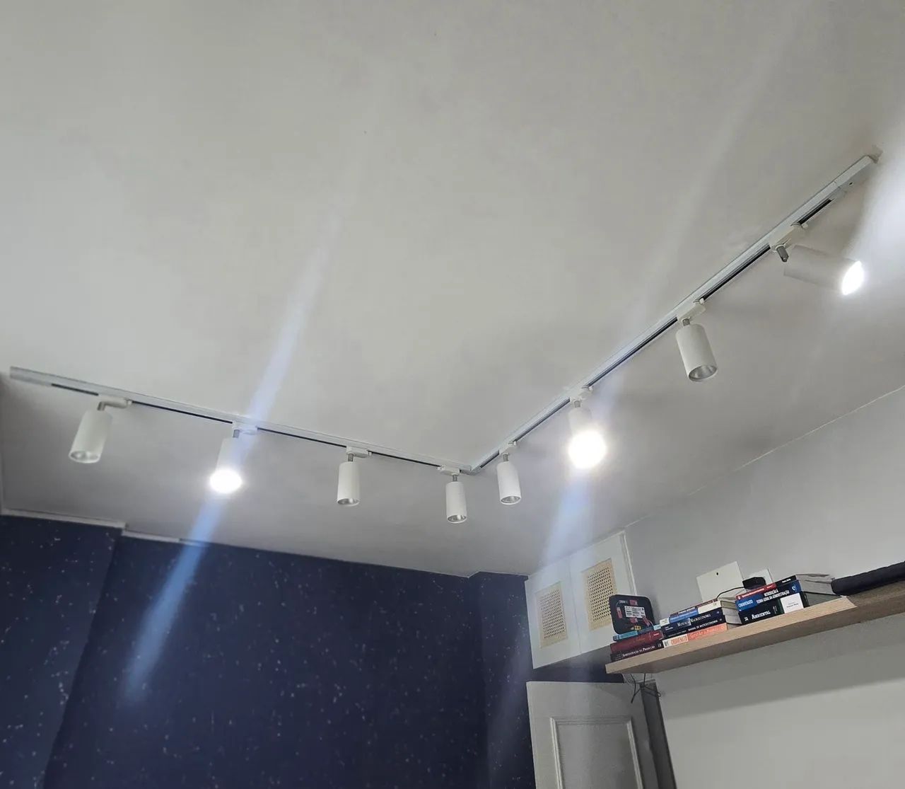 Trilhos eletrificado com spots - Foto 2