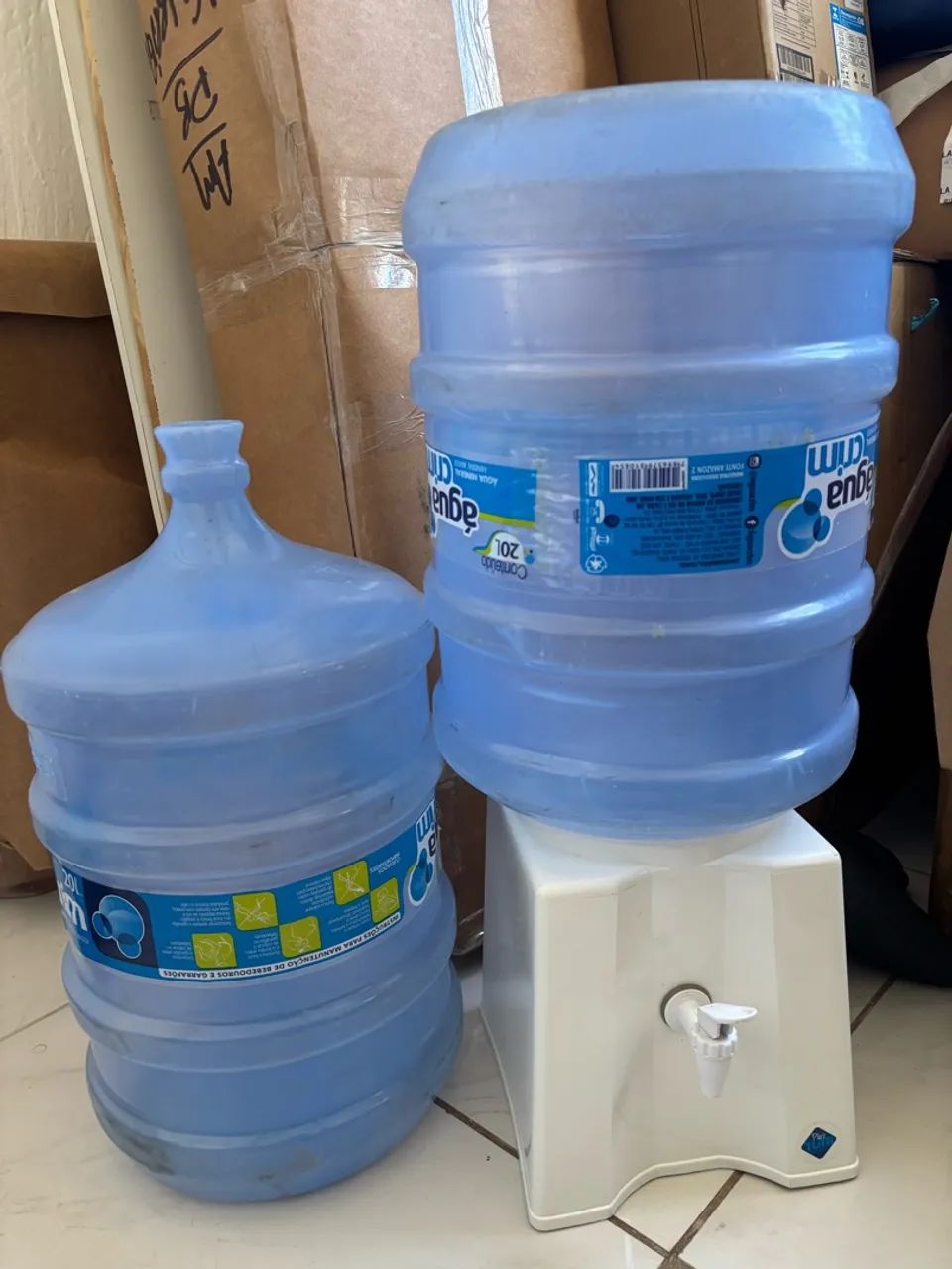 Suporte com 2 garrafão 