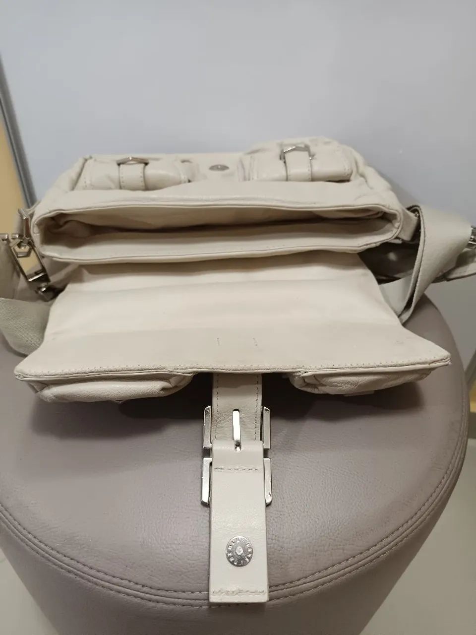 Bolsa tiracolo off white Arezzo  - Foto 5