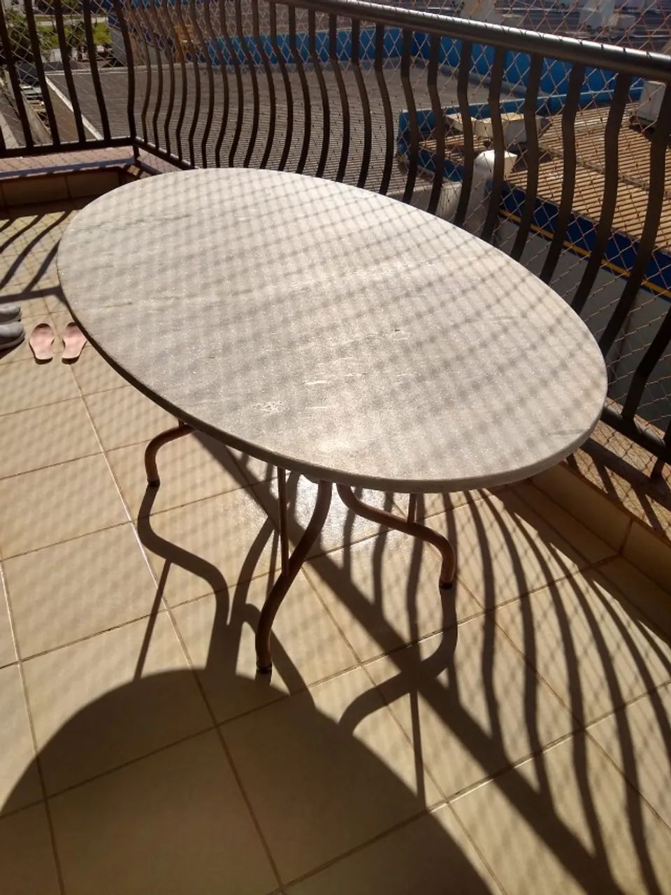 Mesa de mármore com cinco cadeiras - Foto 2