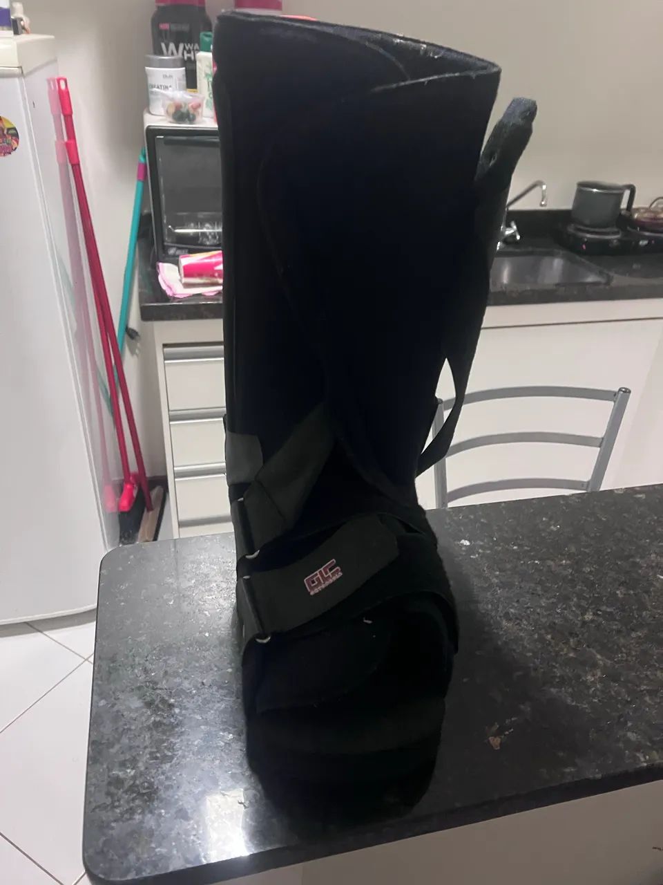 Bota ortopédica semi nova - a mais barata  - Foto 2