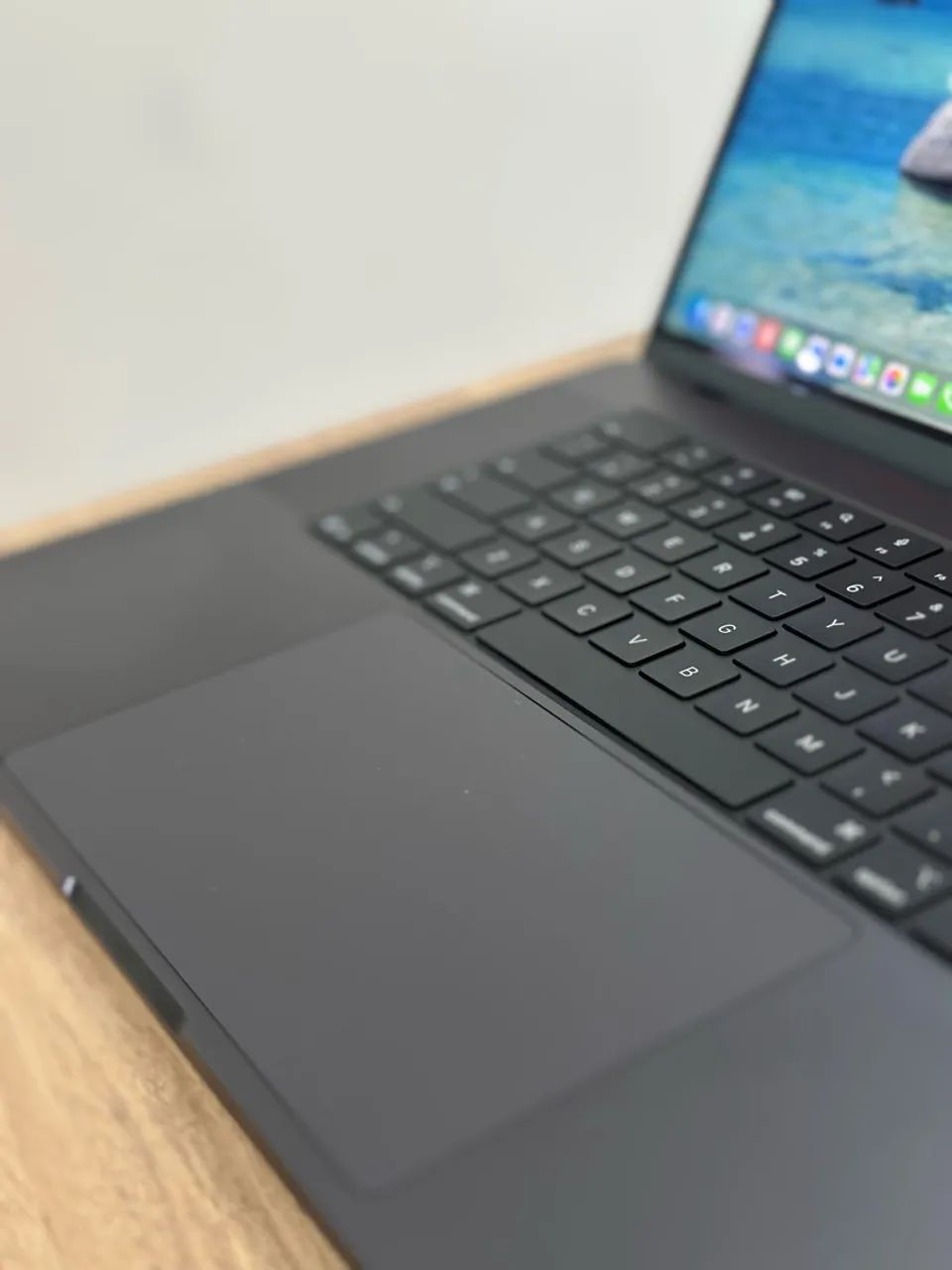 MacBook Pro 16 polegadas M5 Max - Cor Preto-espacial (Space Black) - Foto 4