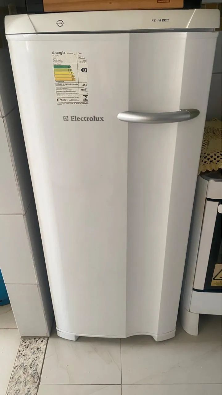 Freezer Eletrolux Fe18 vertical 145 litros!