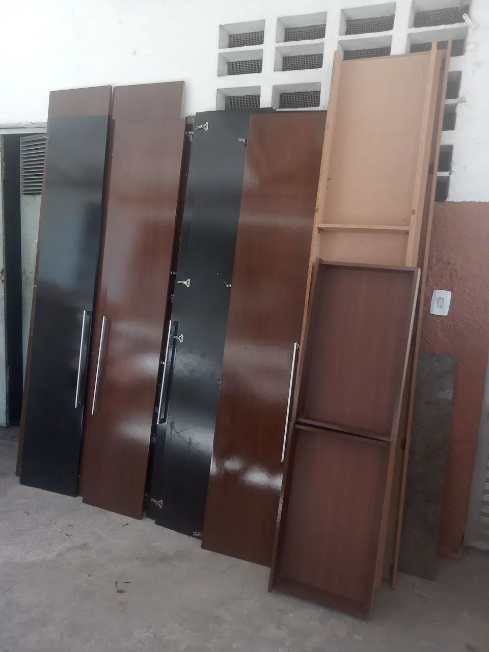 Vendo guarda-roupa de seis portas