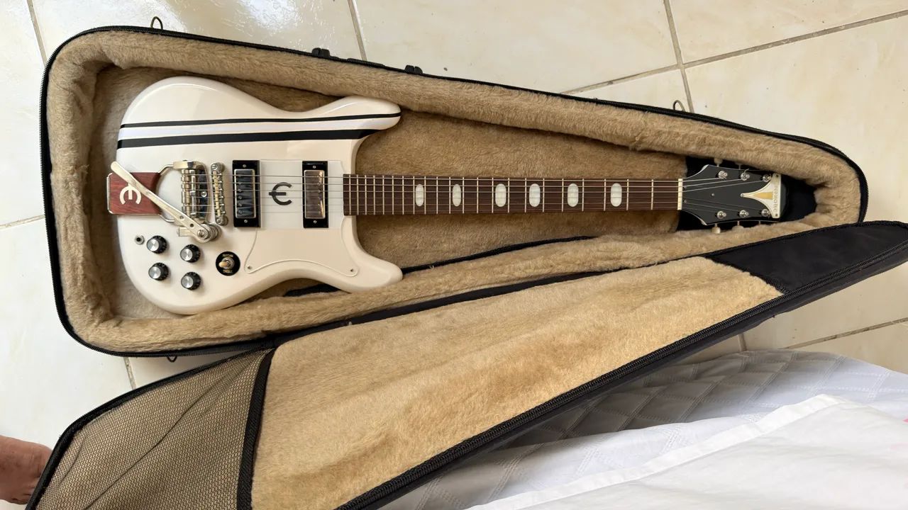 Guitarra Epiphone crestwood custom Branca - Instrumentos musicais