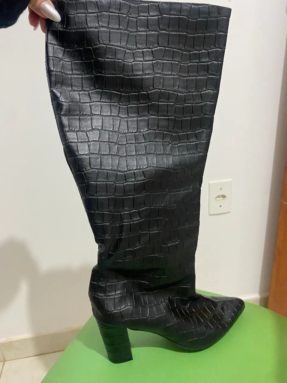 Vendo bota n 37 impecável  - Foto 4