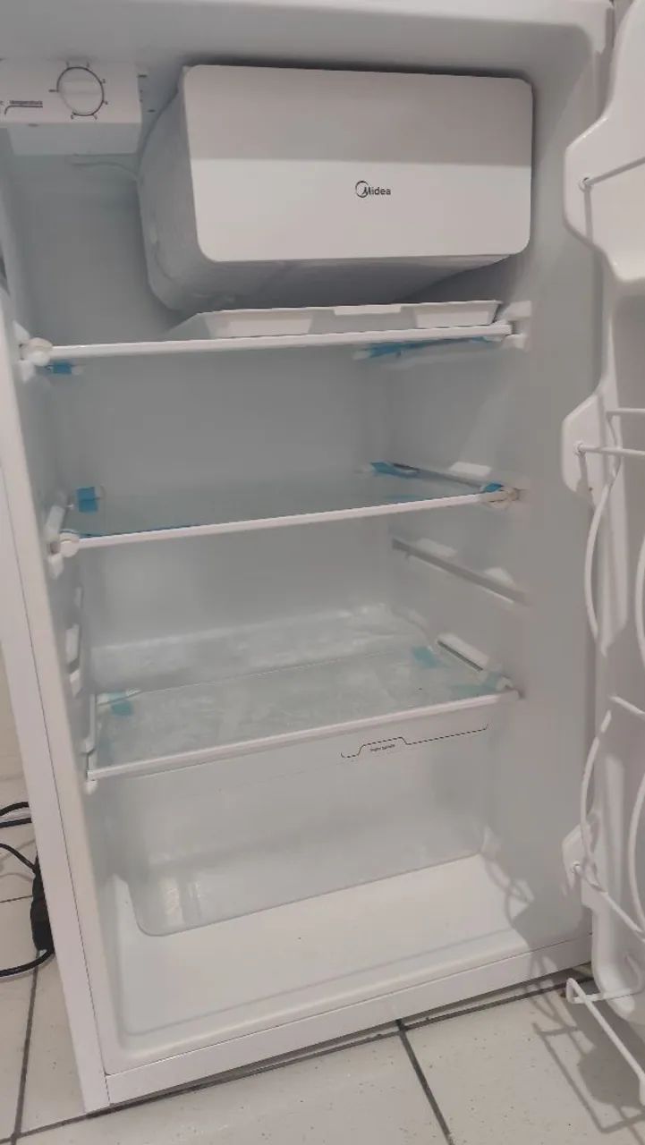 Frigobar Midea 124L