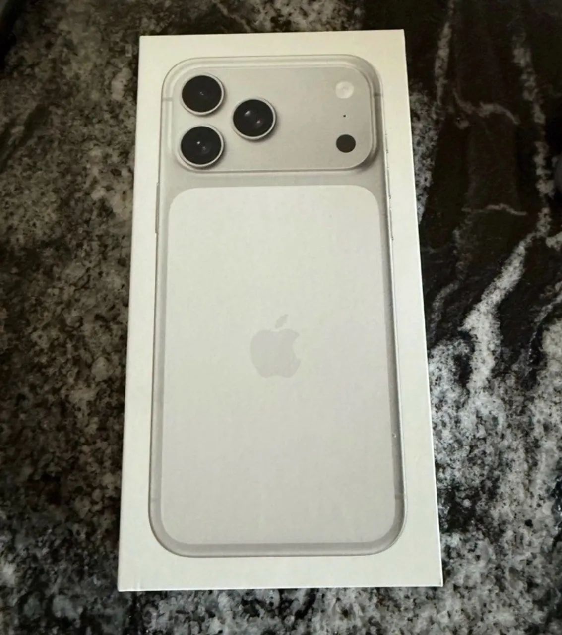 iPhone 17 pro max lacrado 
