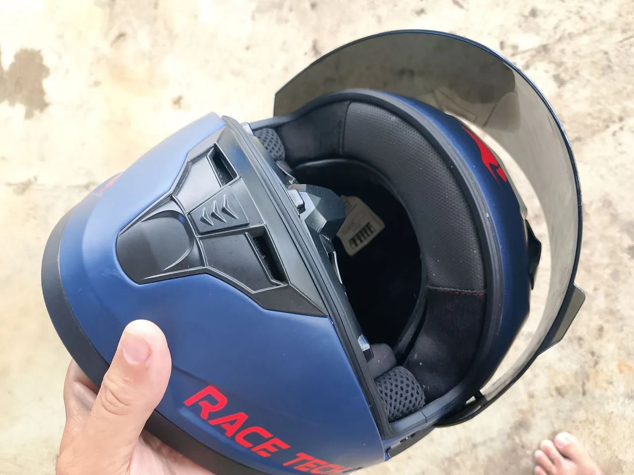 Vendo capacete RACE TECH tamanho 58 novo vai com as 2 viseira valor 250 - Foto 4
