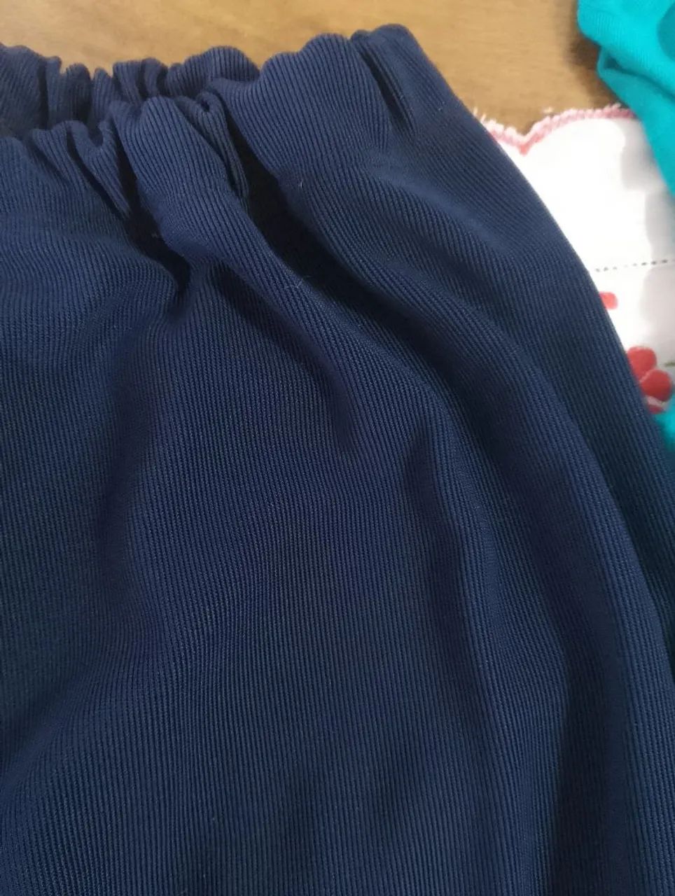Cachecol , CALÇA, CAMISETA E GORRO DE EXCELENTE QUALIDADE E ESTADO  - Foto 5