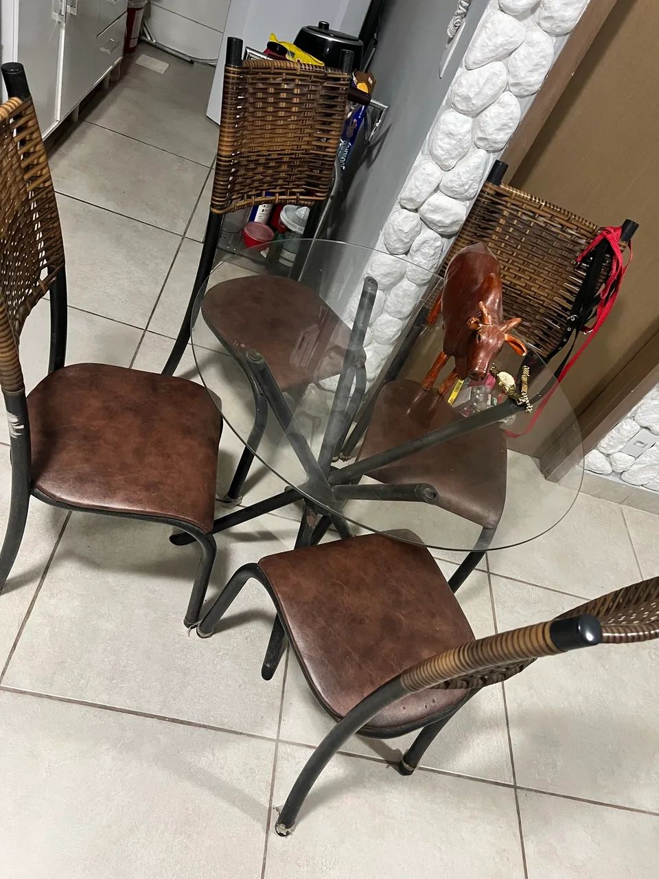 Mesa de vidro 04 cadeiras