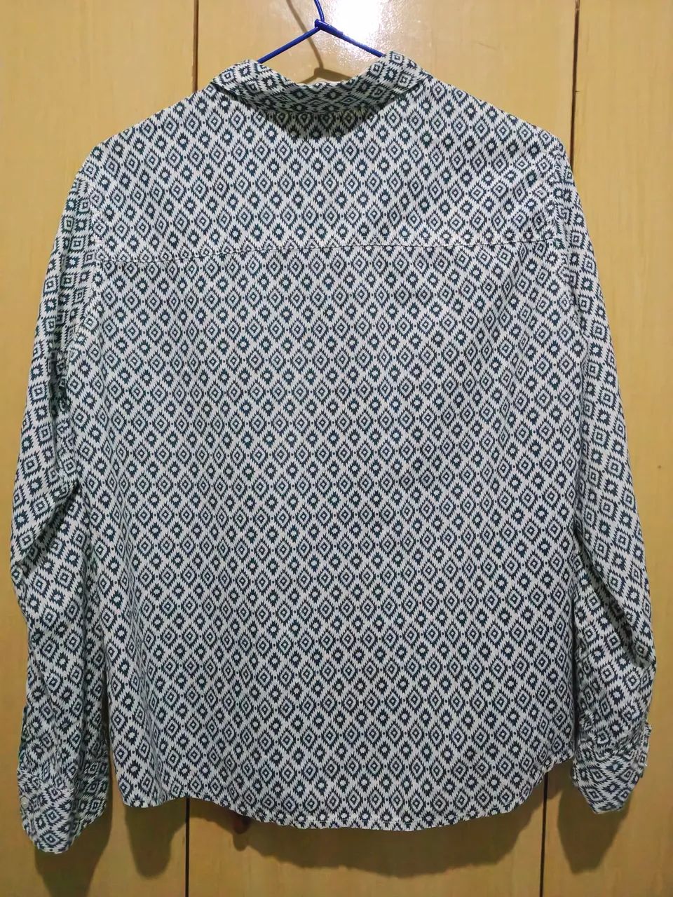 Camisa Benetton grafismos - Foto 4