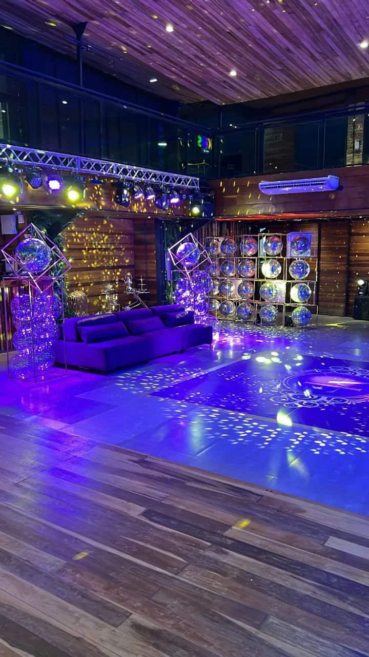 Decoração Com Globo Espelhado E Estrutura Quadrada  - Foto 4