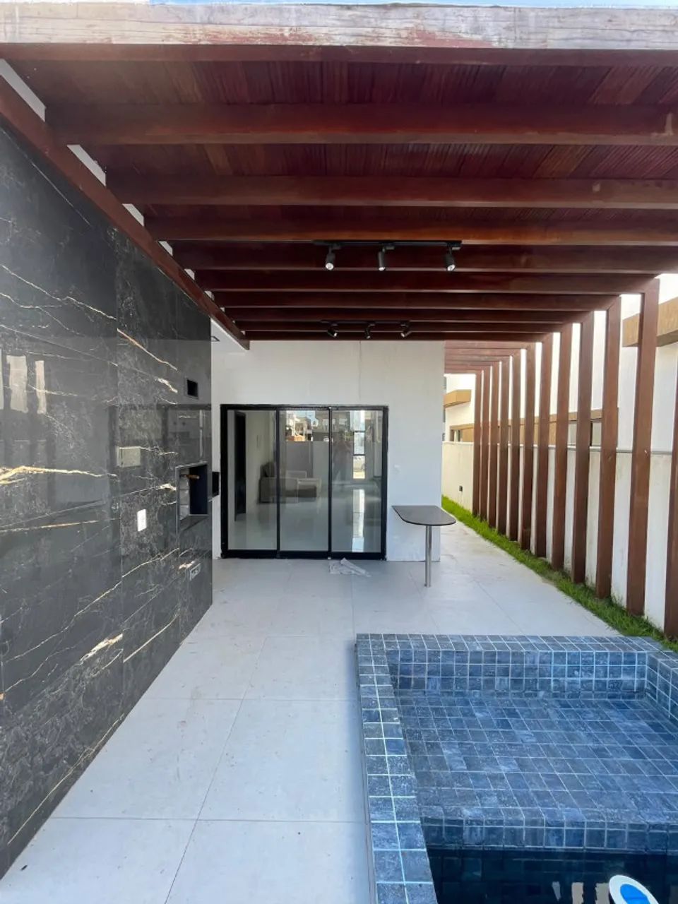 Casa com 03 quartos e piscina no Sunville - Foto 2