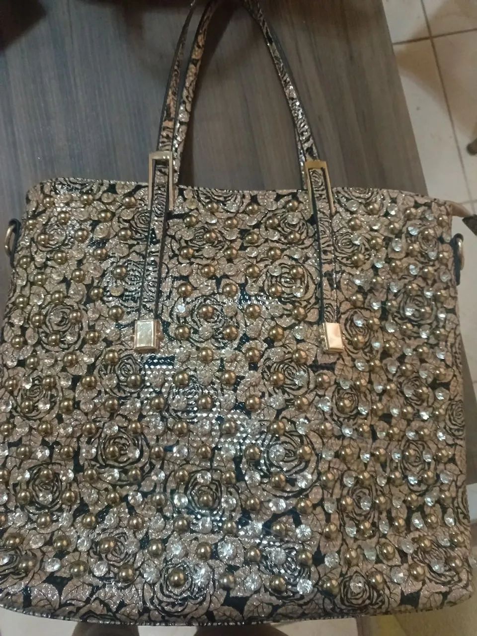 Bolsa com pedraria 