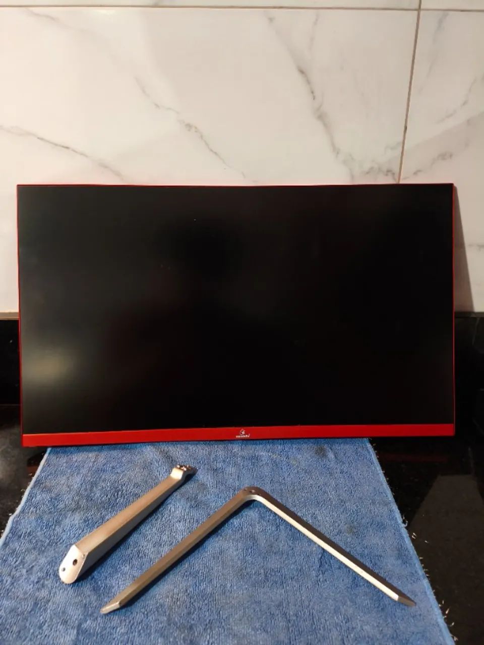 Monitor Concórdia borda vermelha com suporte - Foto 3