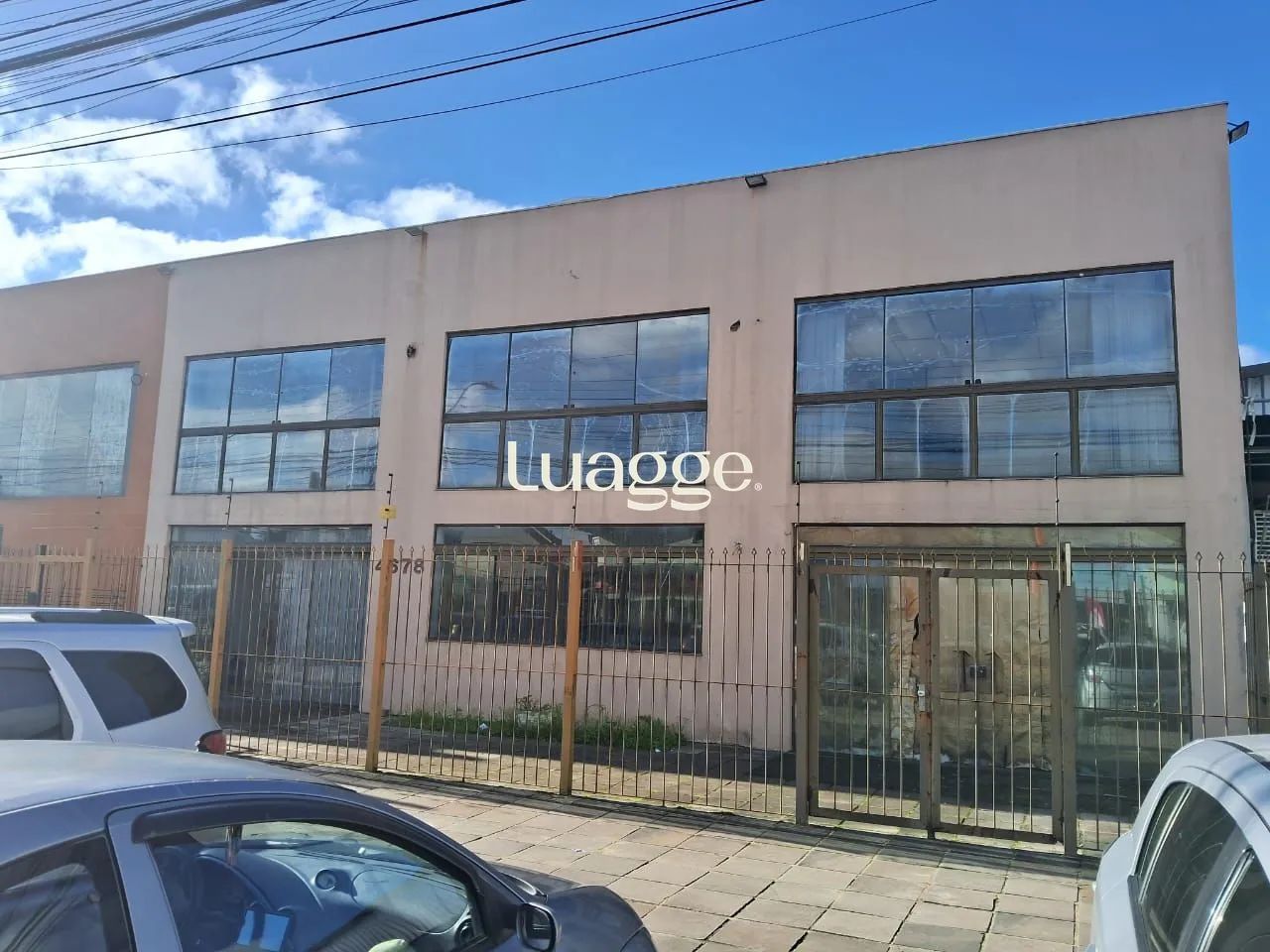 Excelente prédio comercial com aproximadamente 550 m², amplo pátio e excelente e - Foto 2