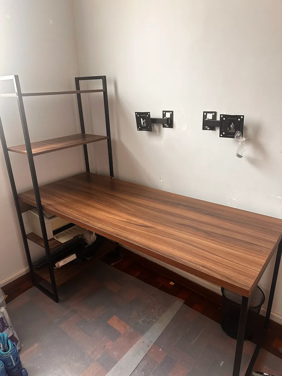Mesa escritório com estante - Foto 2