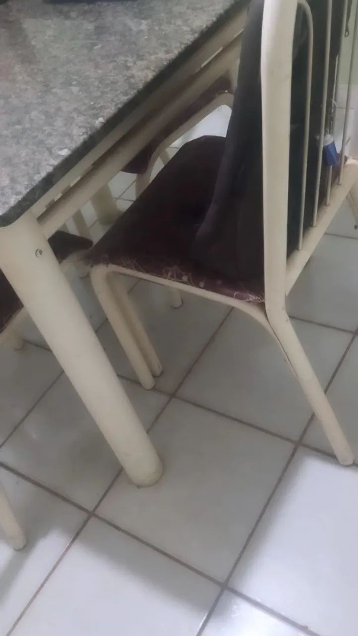 Mesa de Mármore 4 Cadeiras 