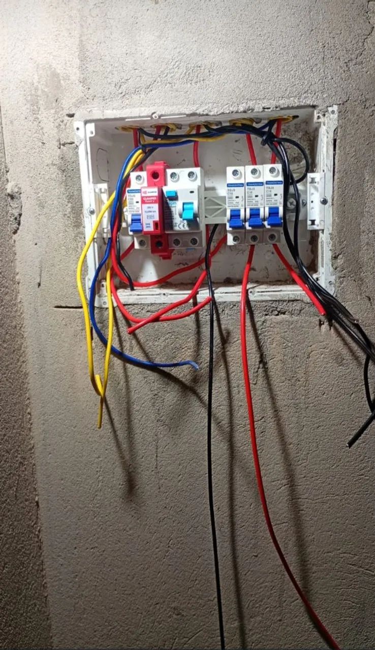 Trabalho com telhado , pintura e elétrica residencial  - Foto 3