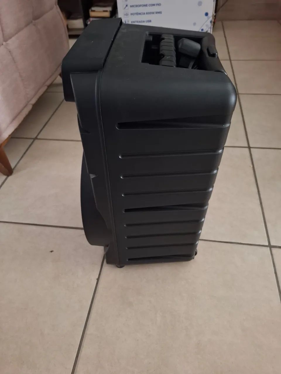 Vende-se caixa de som com microfone - Foto 3