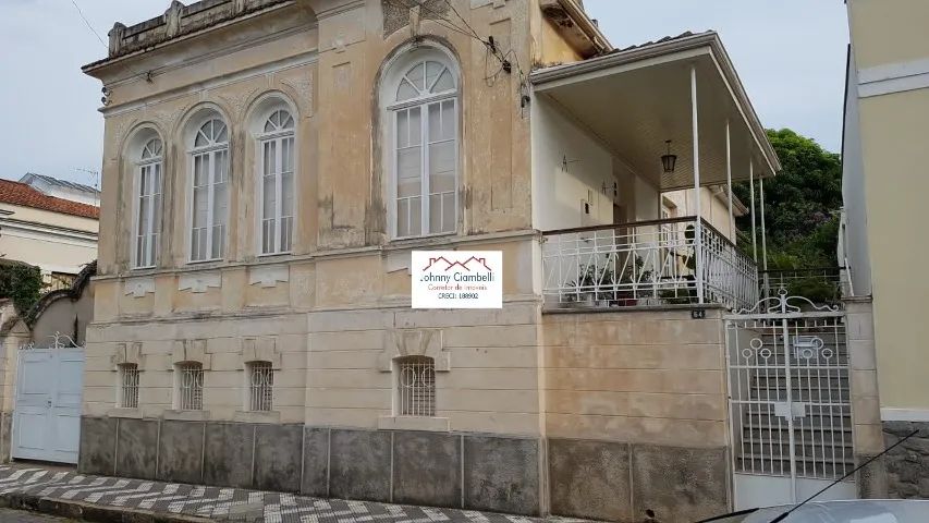 Casarão antigo no centro - 658m² de área - (Amparo - SP) - Foto 2