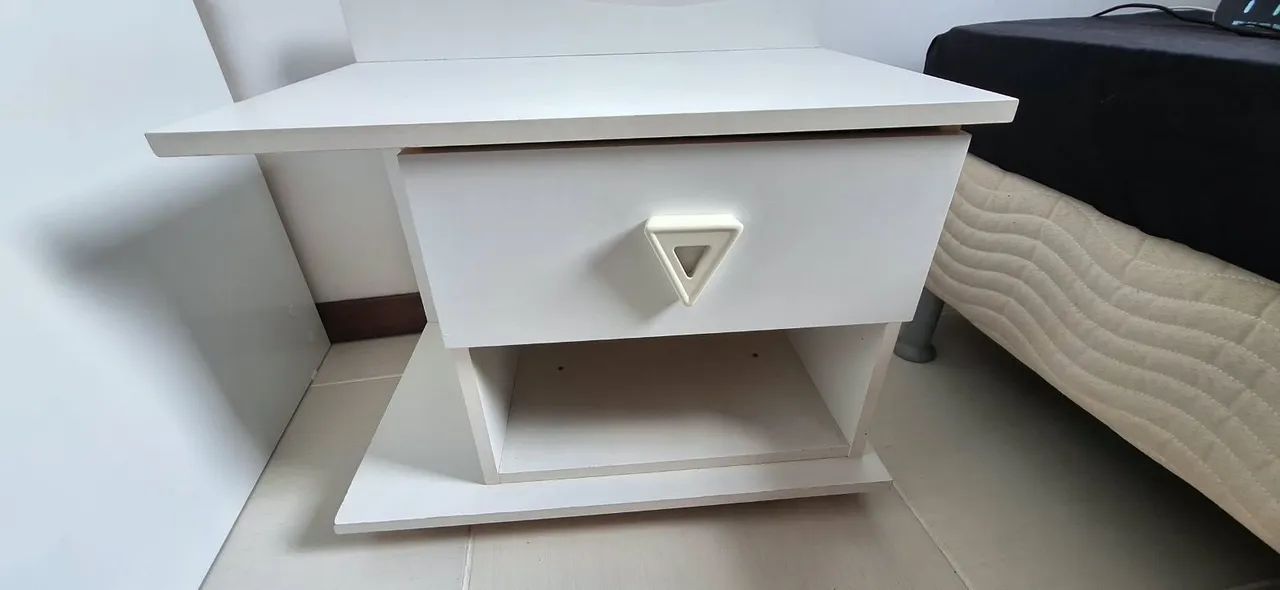 Mesa de Cabeceira em MDF - Foto 2