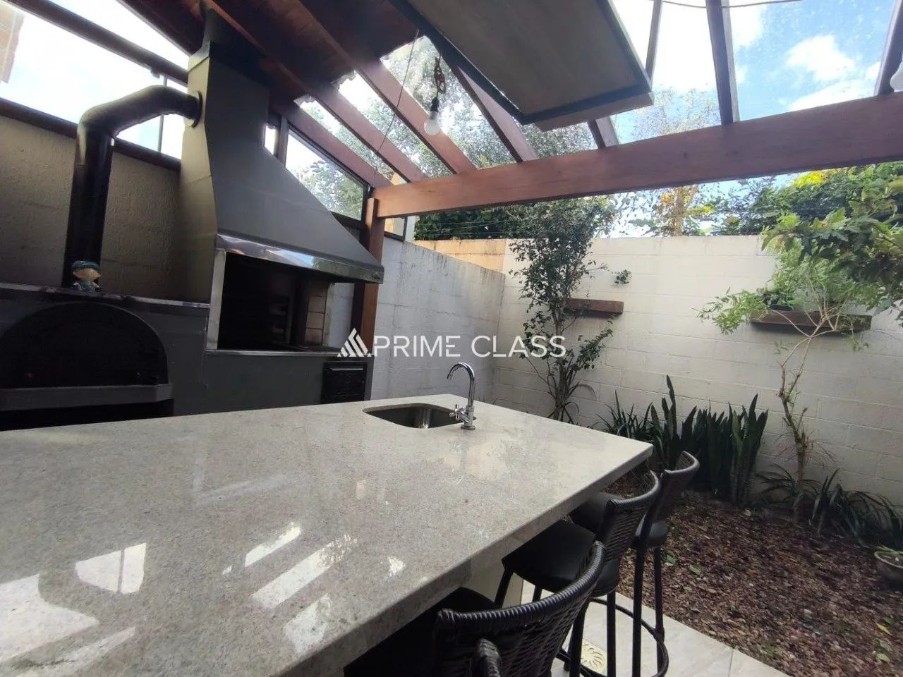 Casa 2 dormitórios, semi mobiliado, espaço gourmet, Bairro Igara