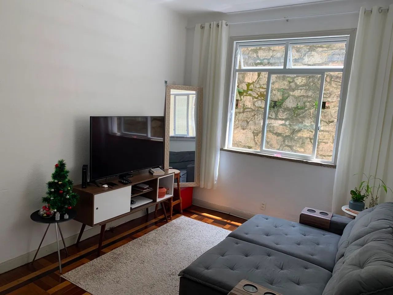 Glória - Apartamento 02 quartos / rua Glória D'or e Metrô. 