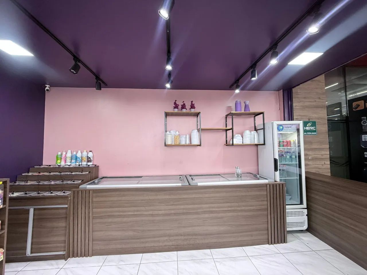 Vendo ou Troco Loja de Açaí 