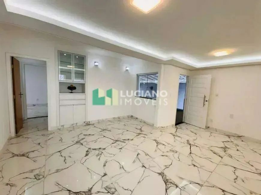 Casa Linear à Venda  3 Quartos  2 Suítes  Lote de 360 m²  Rio Branco - Foto 3