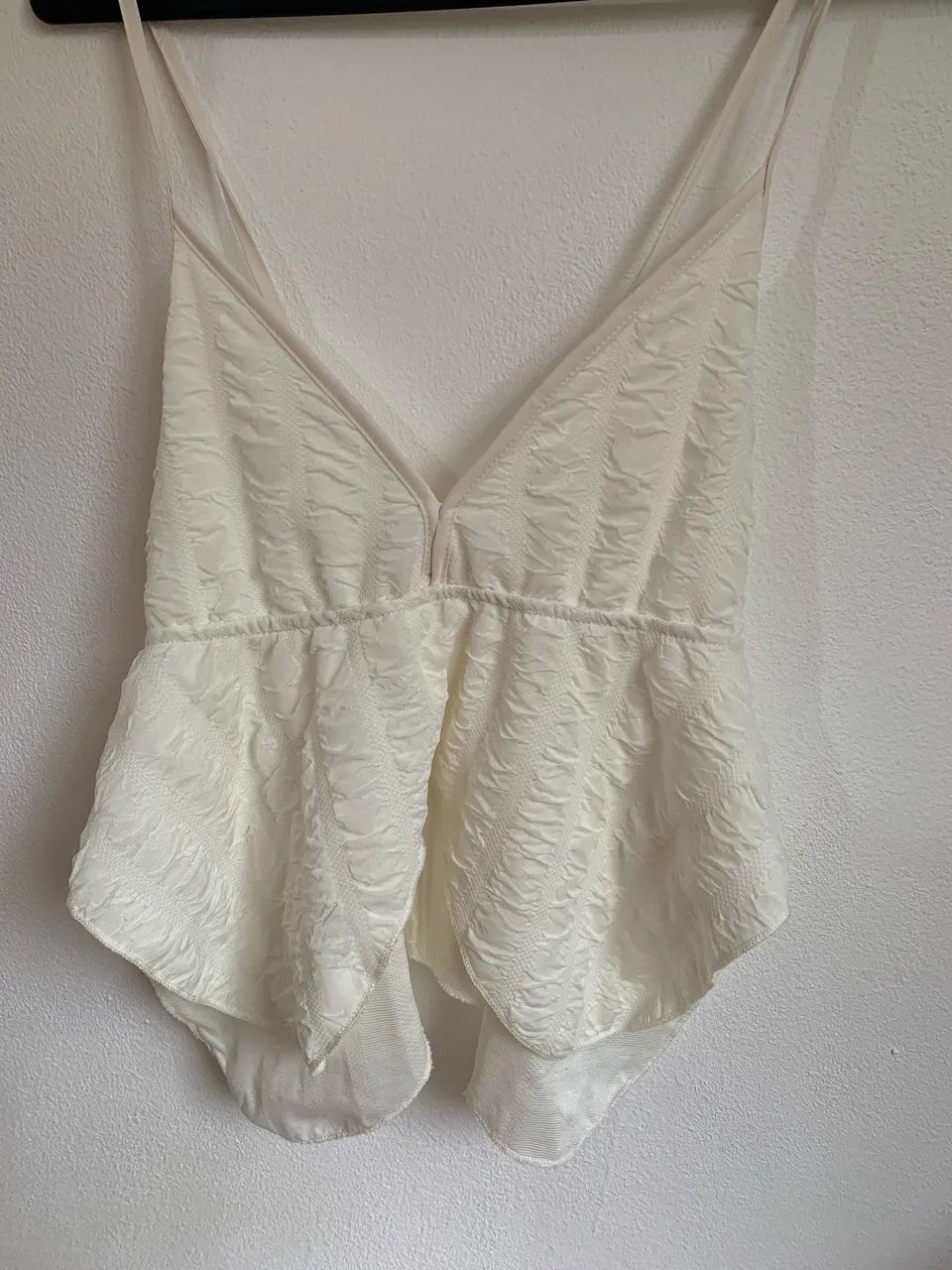 Blusa branca estilo borboleta  - Foto 3